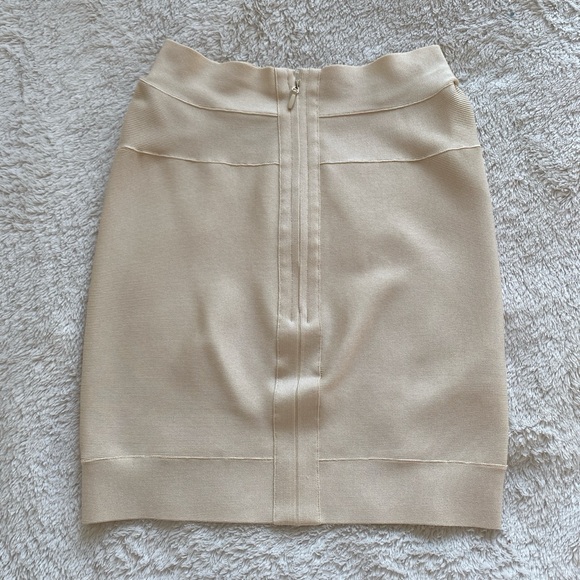 Herve Leger off white creme skirt - Picture 3 of 3
